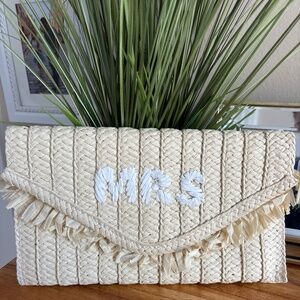 btb Los Angeles MRS Straw Fringe Clutch